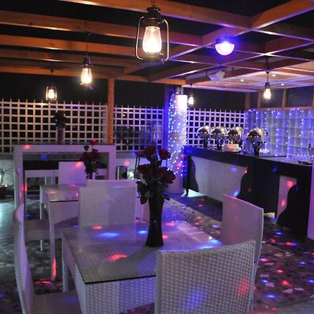 Готель Omega Residency Нью-Делі Екстер'єр фото